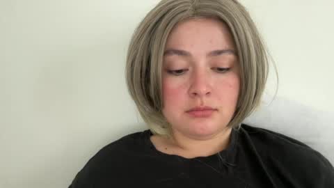emily_morning_dew online show from 06/17/26, 07:55