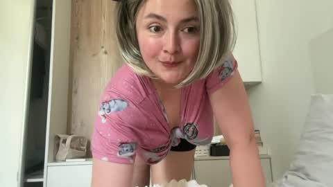 emily_morning_dew online show from 07/01/26, 08:16