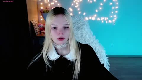 Lia online show from 02/22/25, 11:57