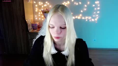 Lia online show from 02/26/25, 11:15