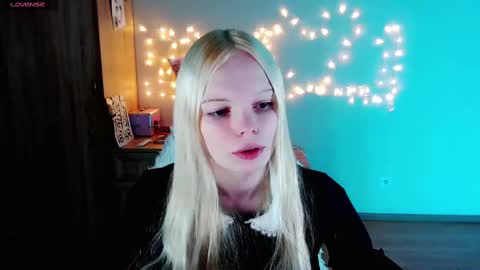 Lia online show from 02/27/25, 09:47