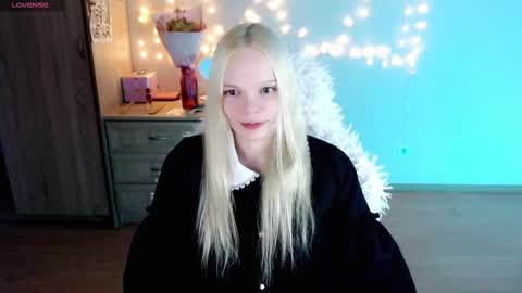 Lia online show from 03/04/25, 08:16