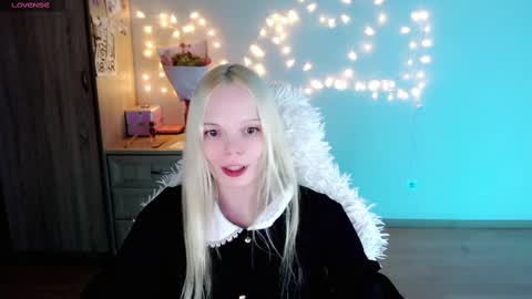 Lia online show from 03/04/25, 11:22