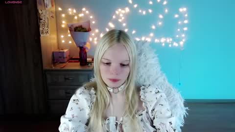 Lia online show from 03/10/25, 12:04