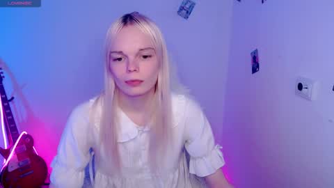 Snapshot of emily_nyaffe chatting on 11/25/25, 08:53 Lia online show from 11/25/25, 08:53