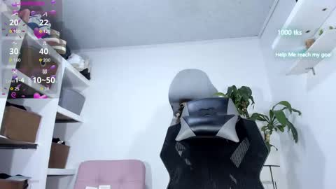 emily_palmeer online show from 10/08/25, 10:18