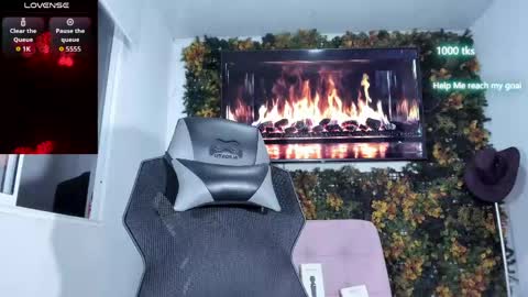 emily_palmeer online show from 05/13/26, 10:01
