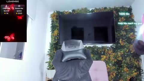 emily_palmeer online show from 06/16/26, 10:07