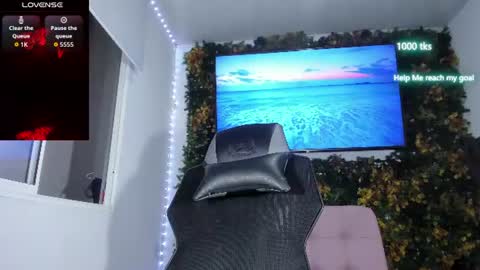 emily_palmeer online show from 06/17/26, 09:01
