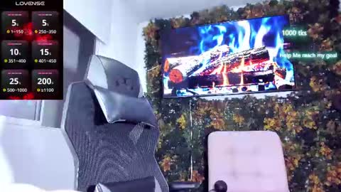 emily_palmeer online show from 07/12/26, 10:06
