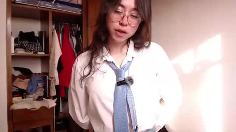 emily_pearl_ online show from 09/19/25, 09:26