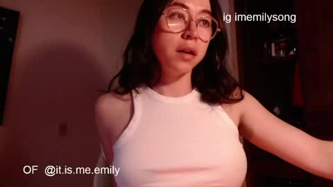 emily_pearl_ online show from 04/27/26, 10:41