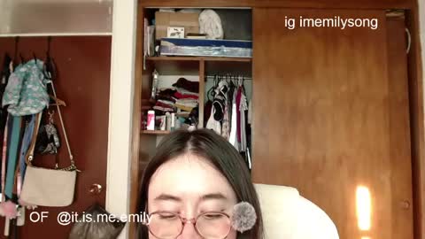 emily_pearl_ online show from 05/16/26, 07:34