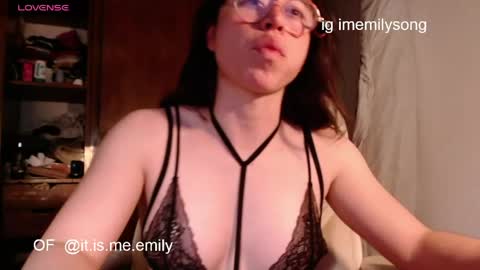 emily_pearl_ online show from 05/26/26, 10:39