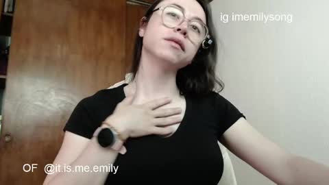 emily_pearl_ online show from 06/03/26, 08:03