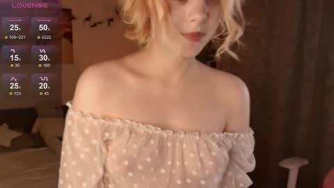 Snapshot of emily_relishh chatting on 11/21/25, 01:21 emily_relishh online show from 11/21/25, 01:21