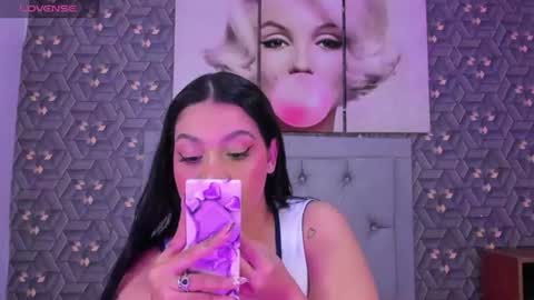 Snapshot of emily_rivera78 chatting on 06/11/26, 04:21 Emily online show from 06/11/26, 04:21
