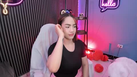 Snapshot of emily_roberts1 chatting on 11/01/25, 06:15 Emily online show from 11/01/25, 06:15