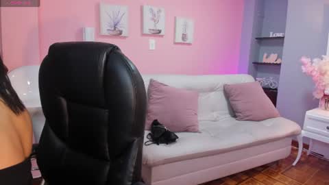 Emily  online show from 08/08/26, 12:29
