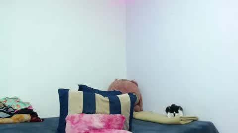 Emily  IGEmmily Baussa online show from 12/05/25, 07:54