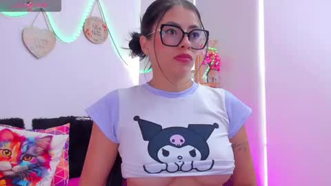 Snapshot of emily_sanderss1 chatting on 12/01/25, 02:22 Emily online show from 12/01/25, 02:22