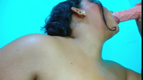 Snapshot of emily_sweet_23 chatting on 11/16/25, 01:11 Liss online show from 11/16/25, 01:11