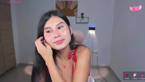 Snapshot of emily_villamil_ chatting on 10/29/25, 09:05 Emi online show from 10/29/25, 09:05