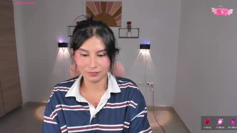 Snapshot of emily_villamil_ chatting on 11/12/25, 09:25 Emi online show from 11/12/25, 09:25