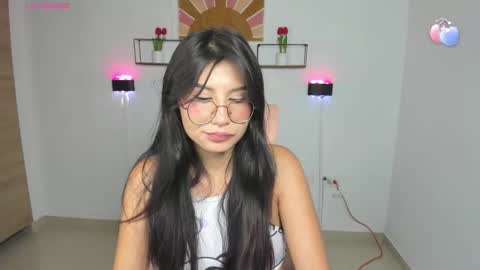 Snapshot of emily_villamil_ chatting on 02/11/26, 08:25 Emi online show from 02/11/26, 08:25