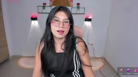 Snapshot of emily_villamil_ chatting on 04/09/26, 09:20 Emi online show from 04/09/26, 09:20