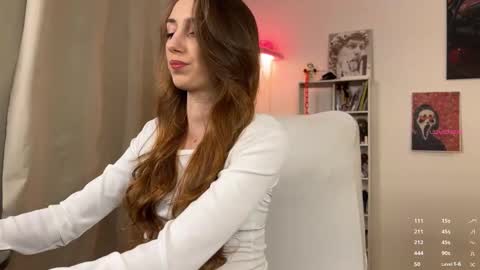 Snapshot of emily_w0w_ chatting on 02/28/26, 05:25 Lia online show from 02/28/26, 05:25
