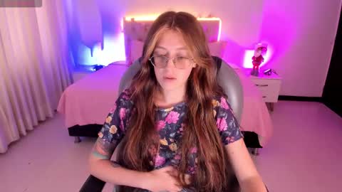 emily_warren__ online show from 12/20/25, 07:32