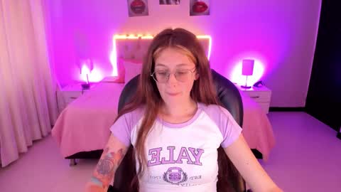 emily_warren__ online show from 01/15/26, 07:50