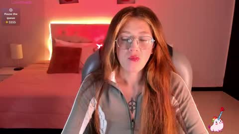 emily_warren__ online show from 02/20/26, 08:20