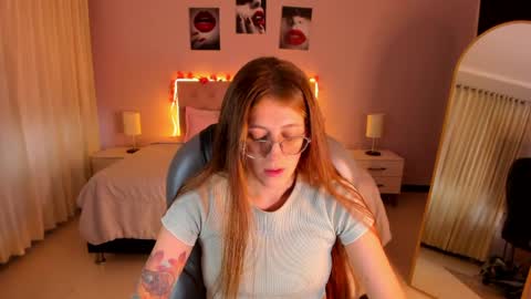 emily_warren__ online show from 04/24/26, 09:06