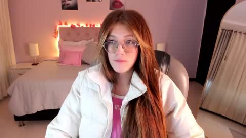 emily_warren__ online show from 04/29/26, 08:04