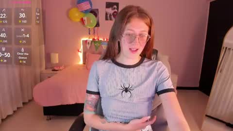 emily_warren__ online show from 06/17/26, 08:54