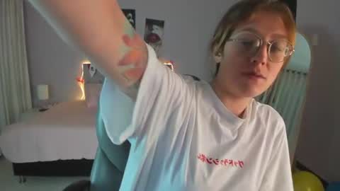 emily_warren__ online show from 06/23/26, 08:07