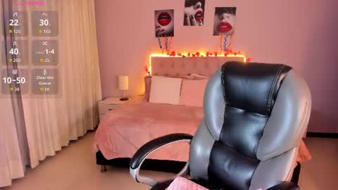 emily_warren__ online show from 07/28/26, 09:14