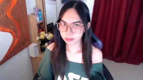 emily_xo143 online show from 06/06/26, 06:45