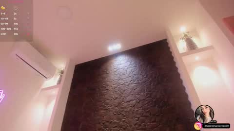 emilyallen_1 online show from 12/15/25, 04:06