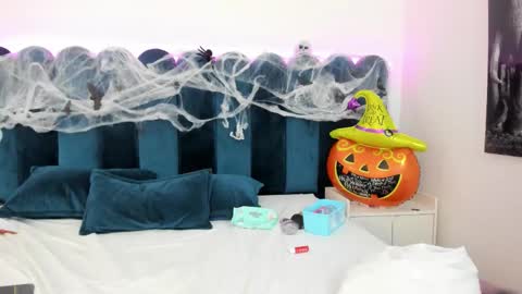 Snapshot of emilyandmarco_ chatting on 11/01/25, 12:34 Emilyyy online show from 11/01/25, 12:34