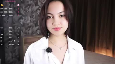 Snapshot of emilybrixton chatting on 06/13/26, 05:44 Lana online show from 06/13/26, 05:44