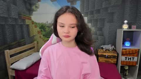 Emilyhaves online show from 10/20/25, 08:20