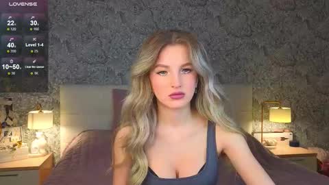 Snapshot of emilydancee chatting on 02/17/26, 04:35 emilydancee online show from 02/17/26, 04:35