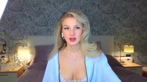 Snapshot of emilydancee chatting on 03/04/26, 03:18 emilydancee online show from 03/04/26, 03:18