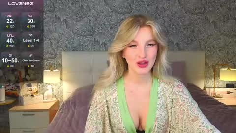 Snapshot of emilydancee chatting on 04/08/26, 04:23 emilydancee online show from 04/08/26, 04:23