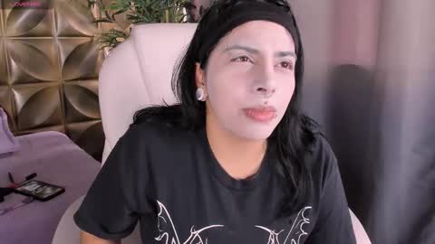  Emily  online show from 10/20/25, 06:41