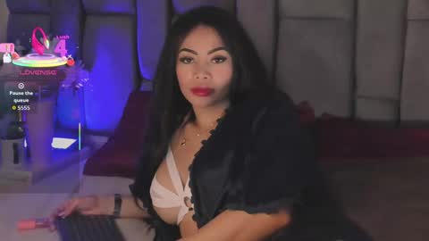 Snapshot of emilyflame chatting on 10/17/25, 12:30 Emily Flame online show from 10/17/25, 12:30
