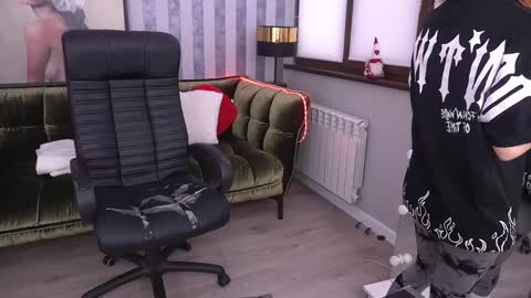 Emily online show from 02/24/25, 06:27